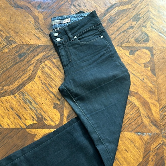 PAIGE Denim - Paige Hidden Hills - Sz 28 x 32 inseam